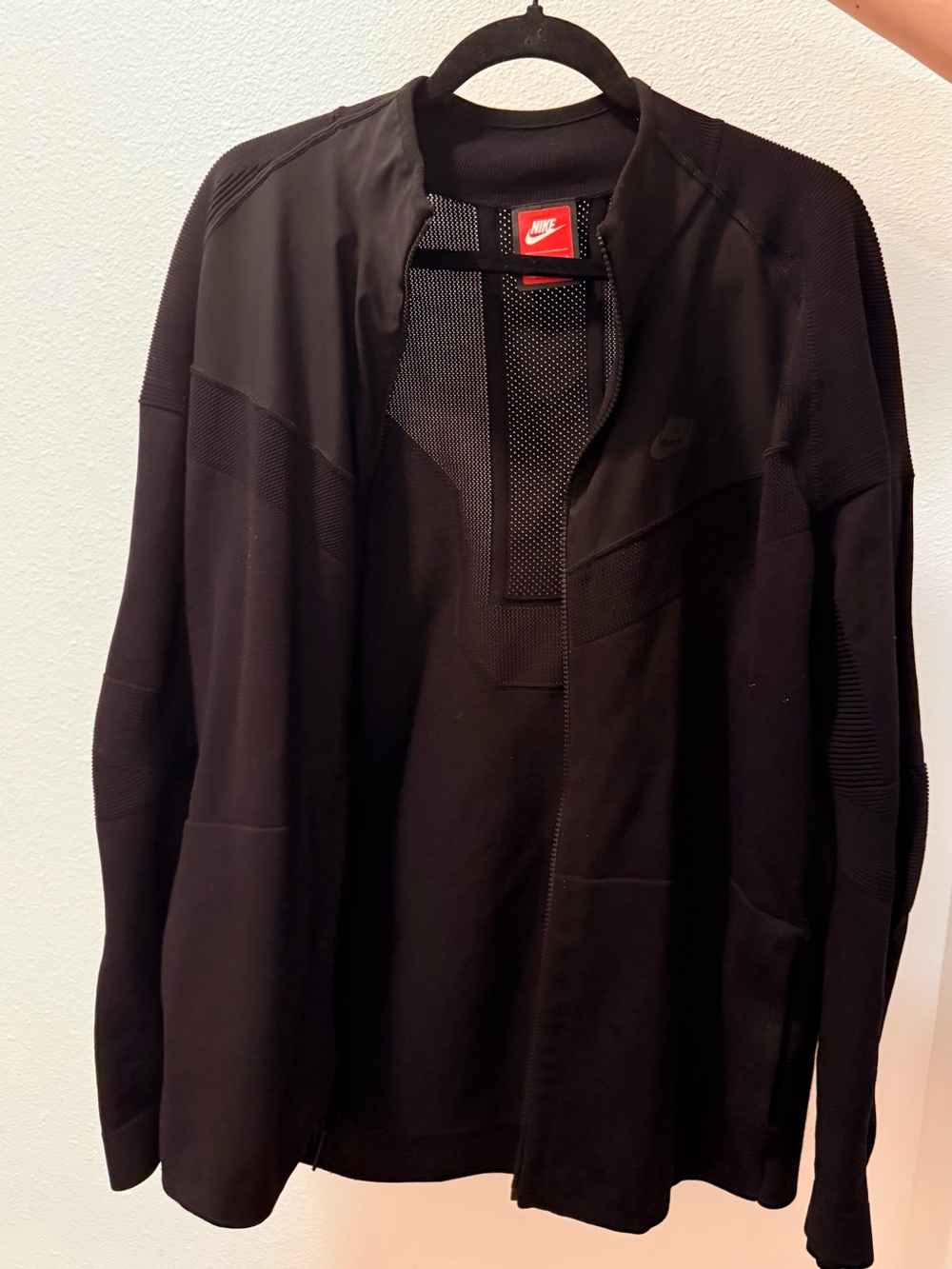 Nike Black Men's Performance Jacket with Subtle Logo
